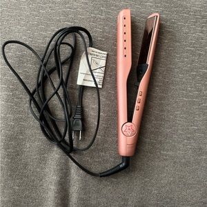 Almost Famous Hair Straightener / Curler